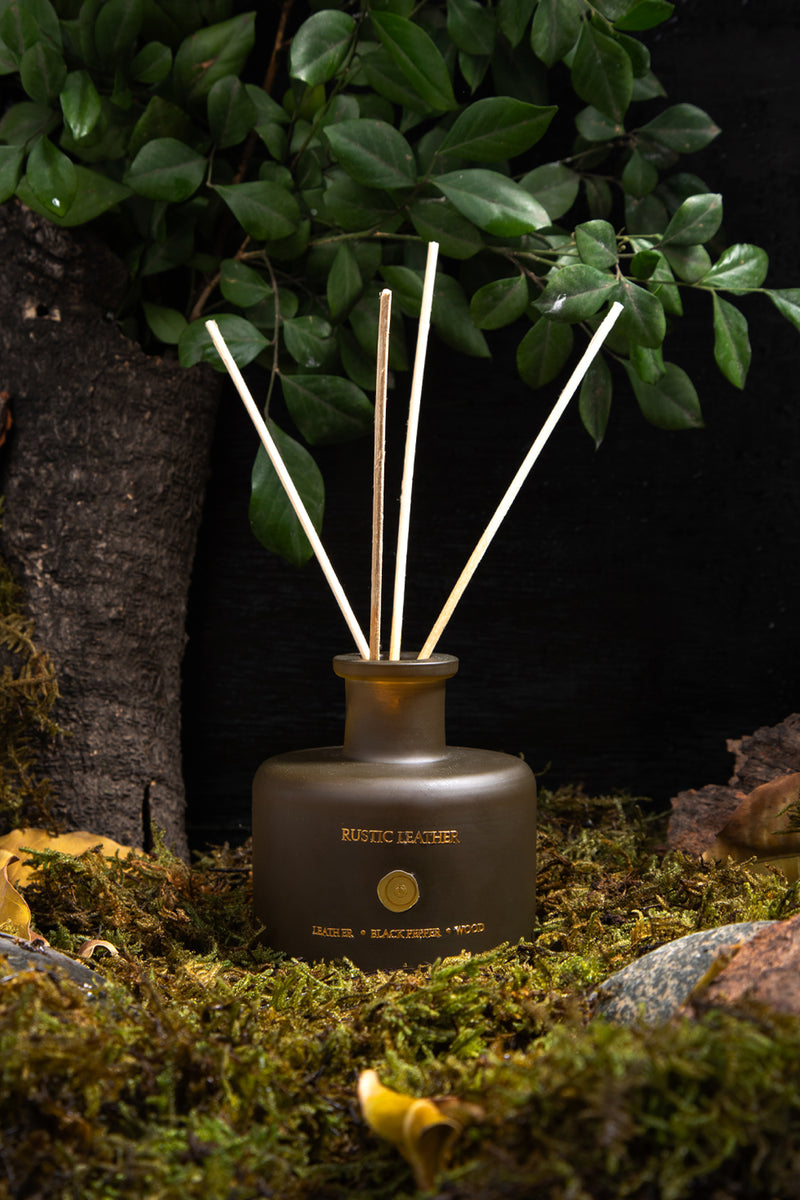 Rustic Leather | Natural Diffuser | Leather, Black Pepper, Wood