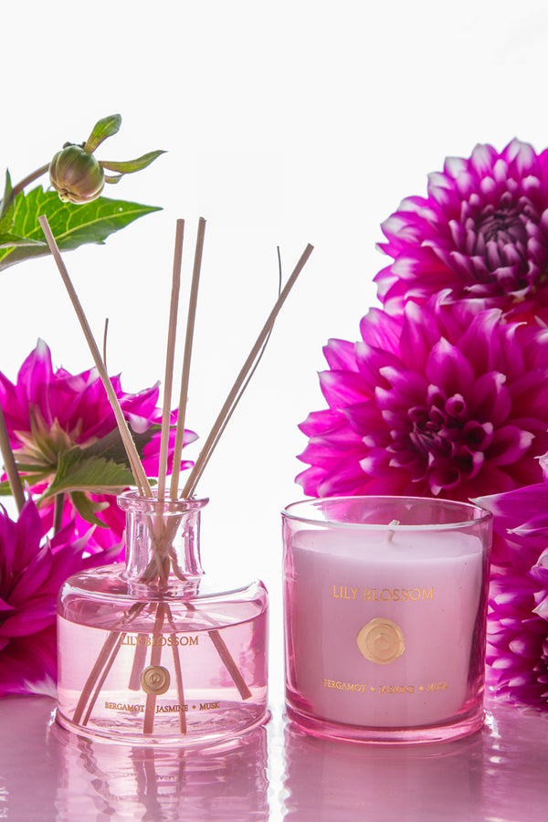Lily Blossom Set of 2 | Pink | Scented Candle & Diffuser | Bergamot, Jasmine, Peony